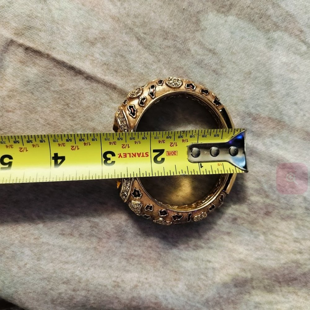 CUFF - Picture 5 of 6